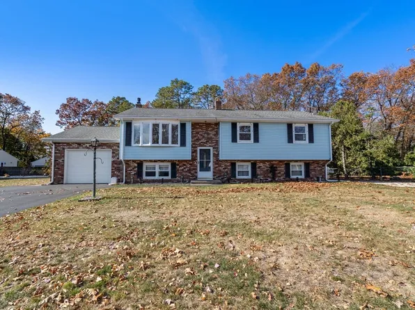 40 Shaban Dr, Chicopee, MA 01020