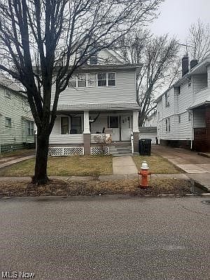 1st image of 15809 Grovewood Ave