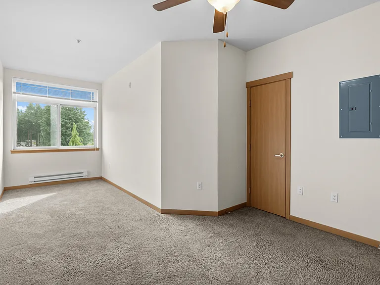 Comfortable bedrooms with ceiling fans and natural light. Comfortable bedrooms with ceiling fans and natural light.