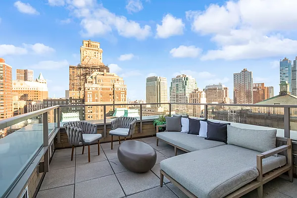 Rented by Nest Seekers International | media 19