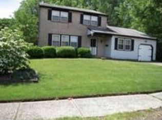 163 Schoolhouse Ln, Mount Laurel, NJ 08054