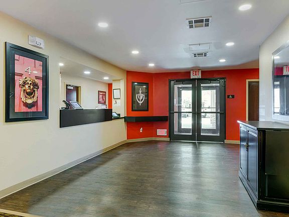 Lobby and Guest Check-in