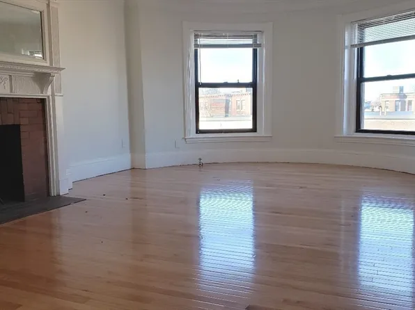 924 Beacon St, Boston, MA