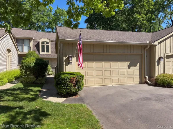 1135 Ivyglen Cir, Bloomfield Hills, MI 48304