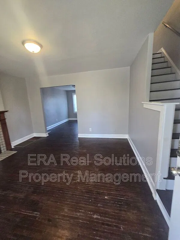 2 bed, 1.0 bath, 1007 sqft, $1,025 — Photo 3