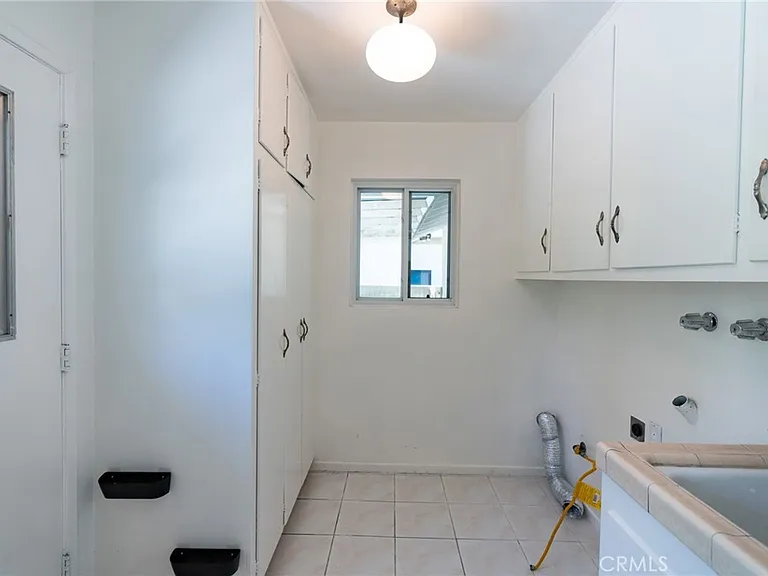 333 W Wistaria Ave — Photo 32