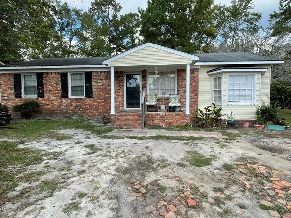 625 Sykes St, Manning, SC 29102