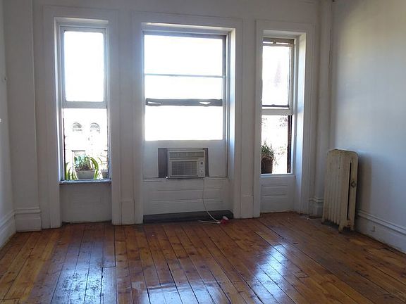 2nd image of 302 Garfield Pl APT 5