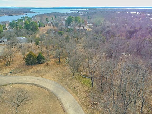 2nd image of 12 Duchess Creek Dr