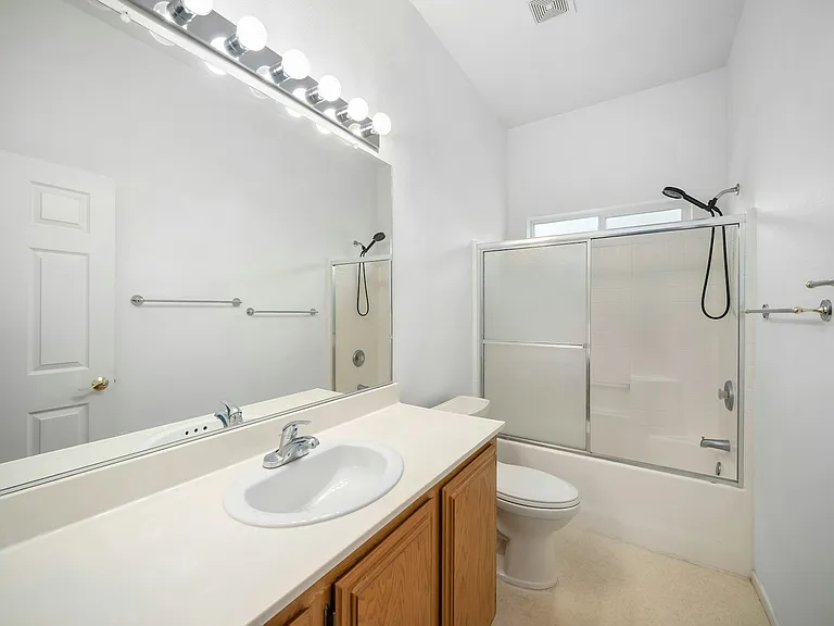 351 Lark Dr — Photo 15