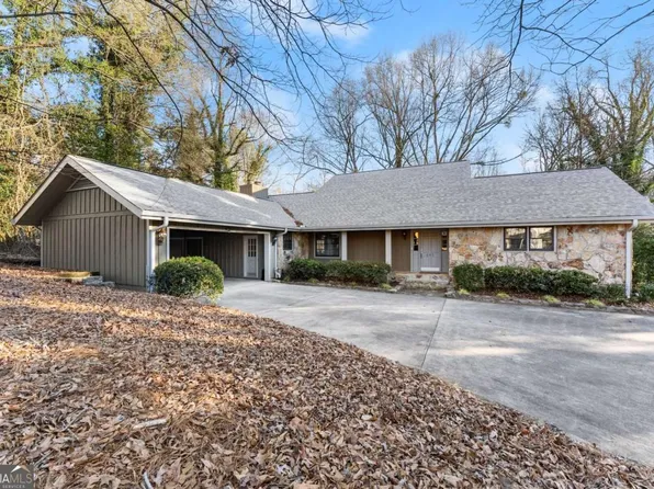 645 Dixon Dr, Gainesville, GA 30501