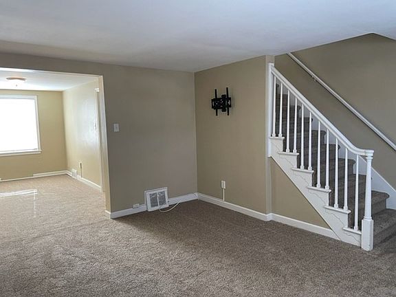 3rd image of 2335 Kensington St