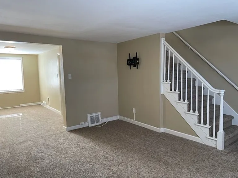 2335 Kensington St — Photo 3
