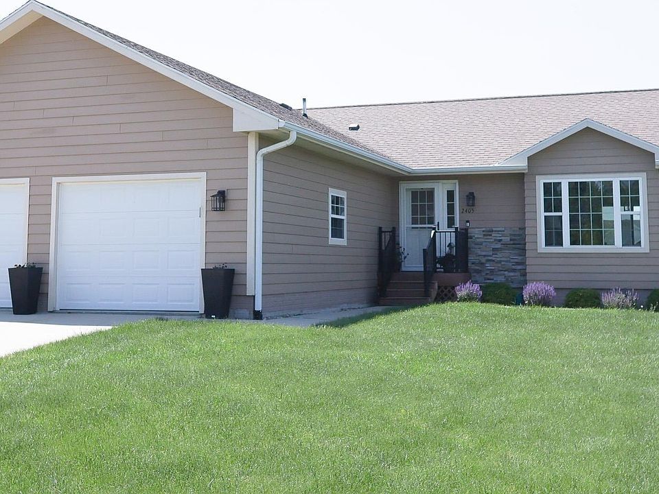 1st image of 2405 Rodlyn Rd