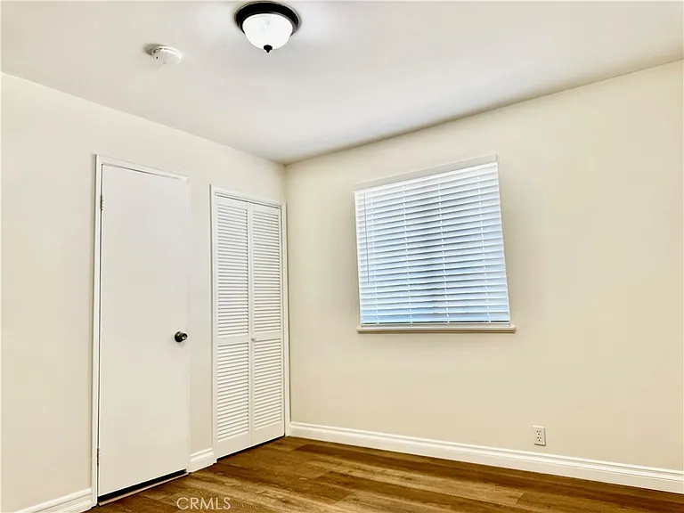 1906 W Kenoak Dr — Photo 17