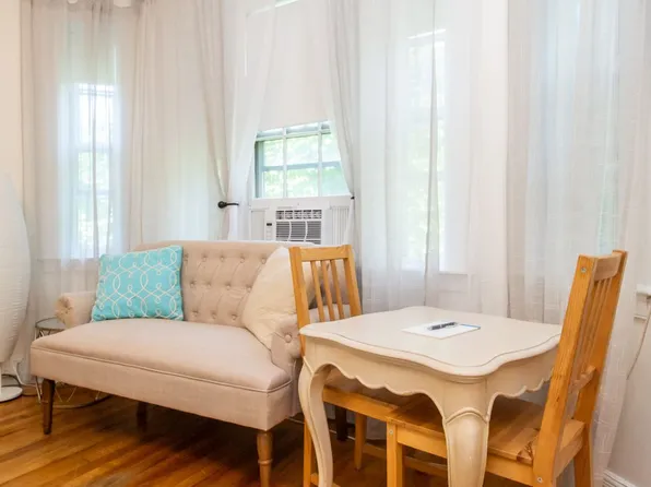 1253 Beacon St, Brookline, MA