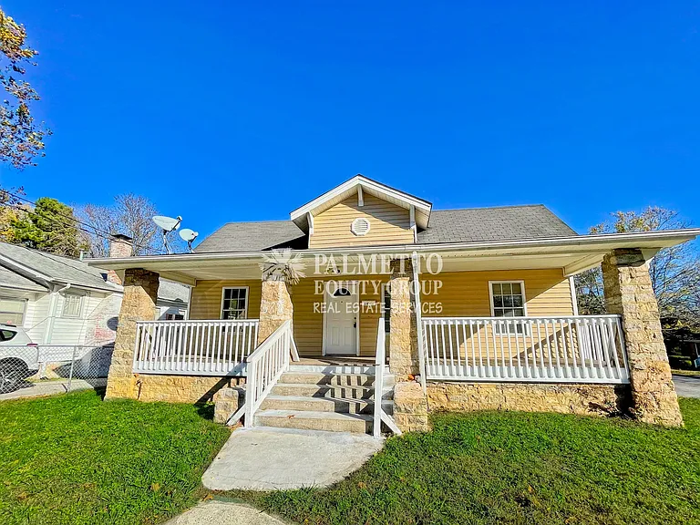 829 Dillard St — Photo 1