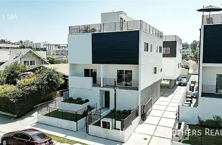 216 N Coronado St #1/2 — Photo 5