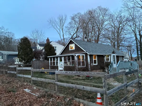 14 Mattabeseck Road, Middlefield, CT 06455