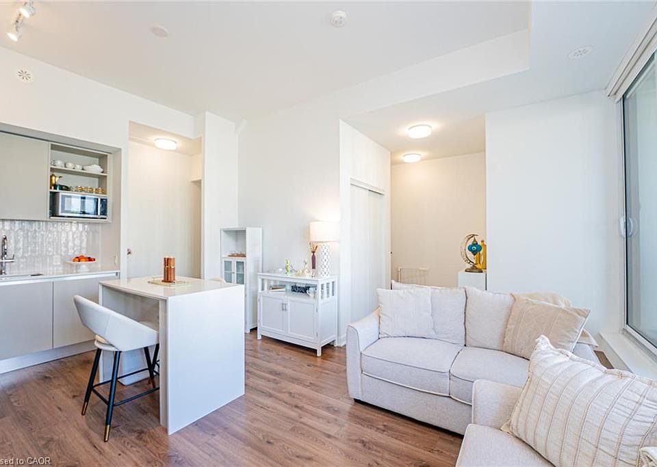 1st image of 3020 Trailside Dr #129