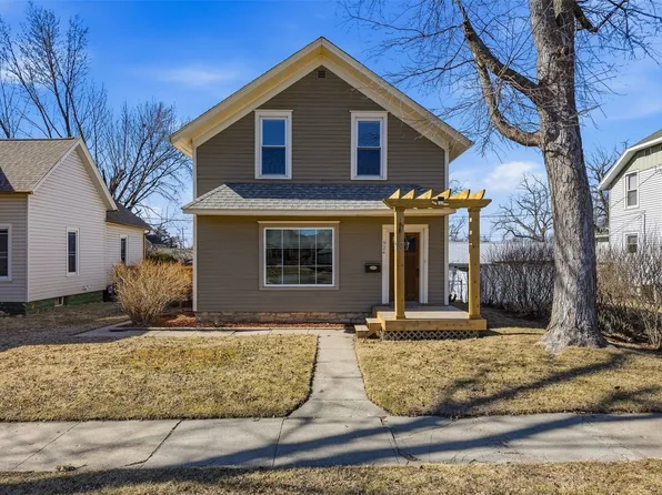 924 10th St, Marion, IA 52302