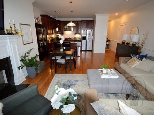 (undisclosed Address), Chicago, IL 60657