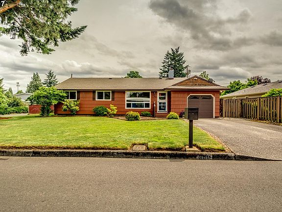 2nd image of 301 SE 94th Ave