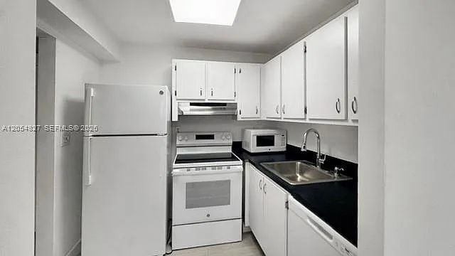 200 172nd St #406 — Photo 5