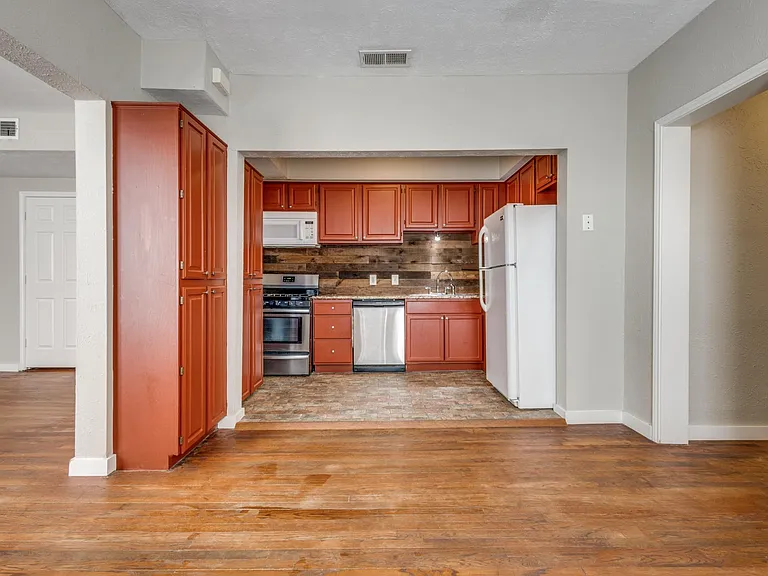 2309 Wesley St #D — Photo 5