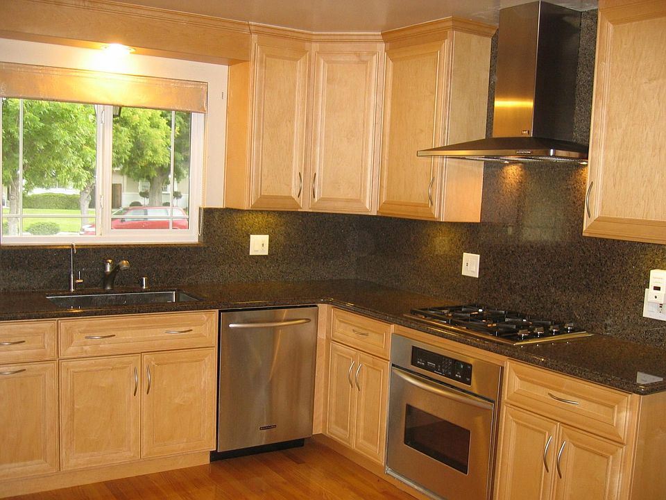1st image of 6484 Canterbury Ct