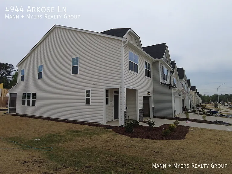 4944 Arkose Dr — Photo 3