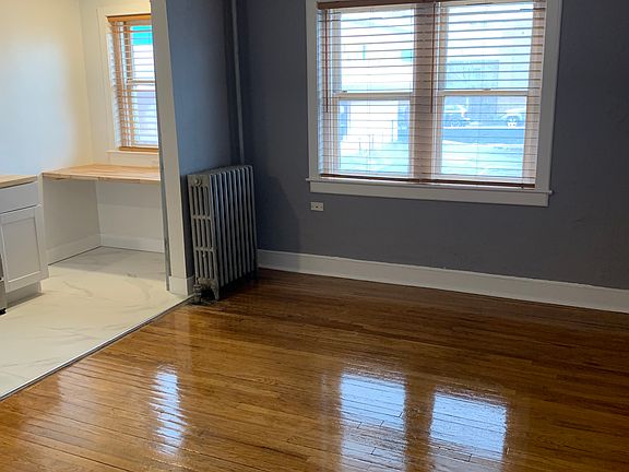 3rd image of 1275 Pearl St APT 4