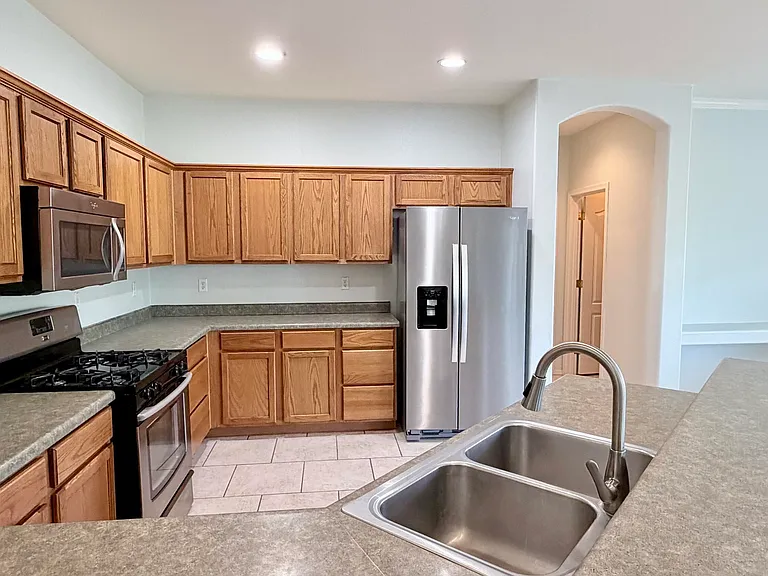 1289 E Iris Dr — Photo 10