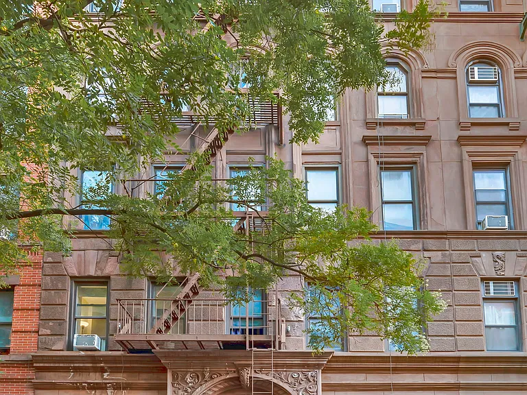 358 W 45th St #4C — Photo 9