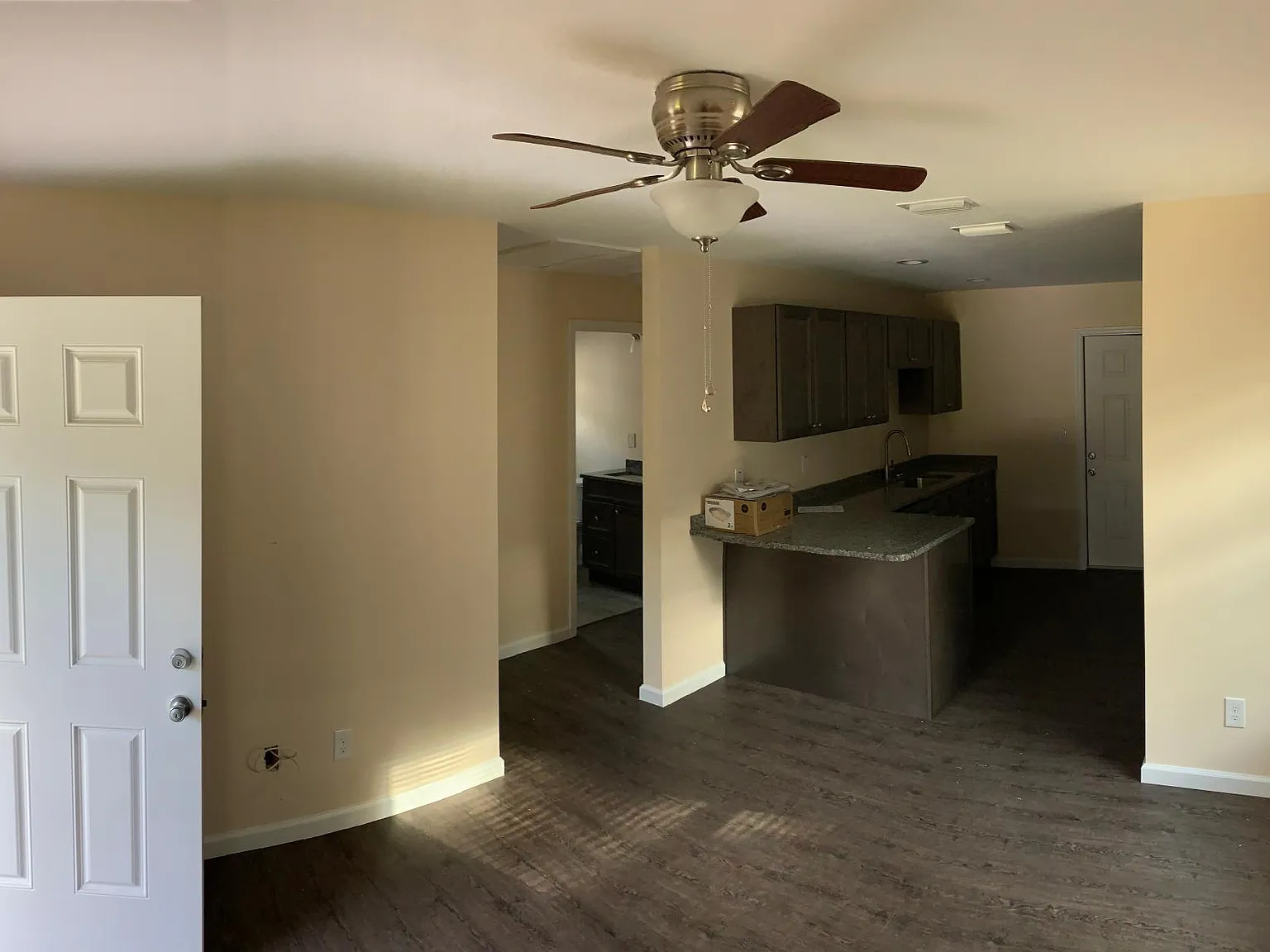 2 bed, 1000 sqft, $2,000 — Photo 2