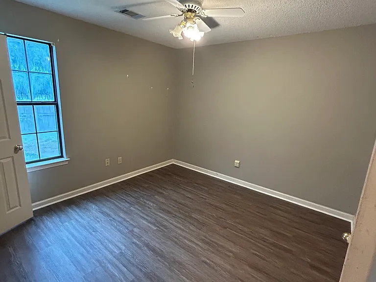 2305 Coraltree Dr — Photo 8