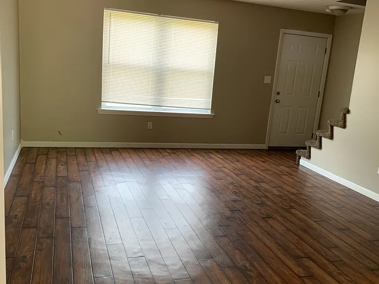 Oakcrest Apartments — Photo 15