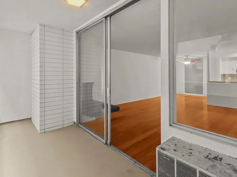 11946 Montana Ave #103 — Photo 9