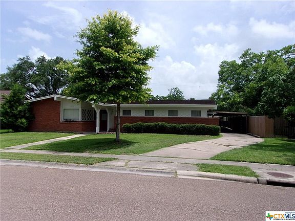 2nd image of 1905 College Dr