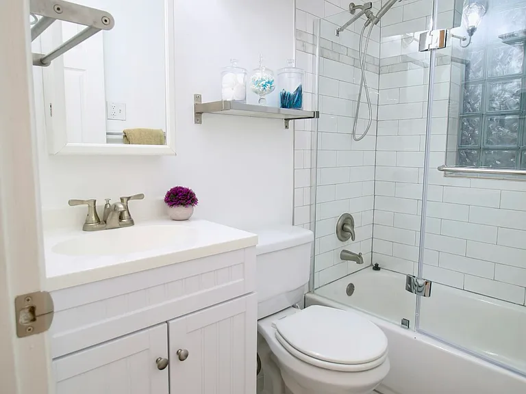 1423 E St NE #1 — Photo 14