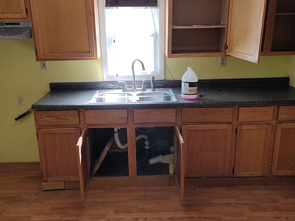 4th image of 1641 Johnson Ave