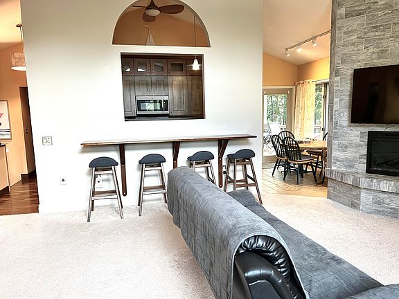 5th image of 2916 Deerwood Dr