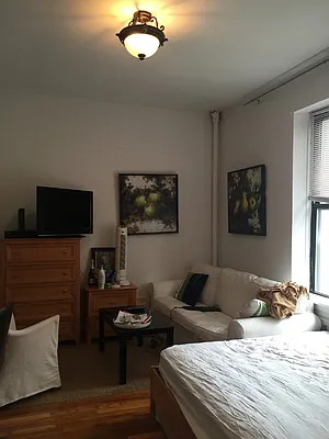 Rented by Pink Stone Realty LLC | media 27