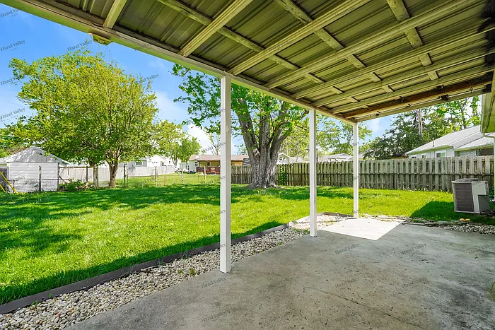 3871 Laguna Dr — Photo 10