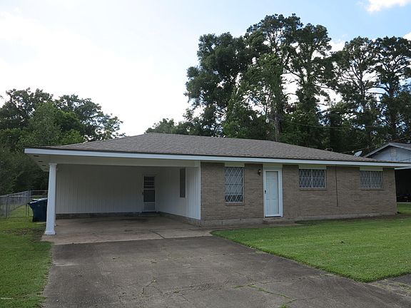 3rd image of 105 Dewberry Dr
