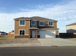726 Pinnacle Dr, West Richland, WA 99353