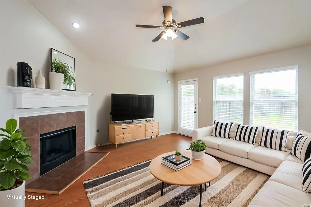 3 bed, 2.0 bath, 1492 sqft, $1,825 — Photo 3