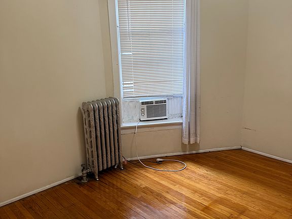 2nd image of 753 W Bittersweet Pl #1