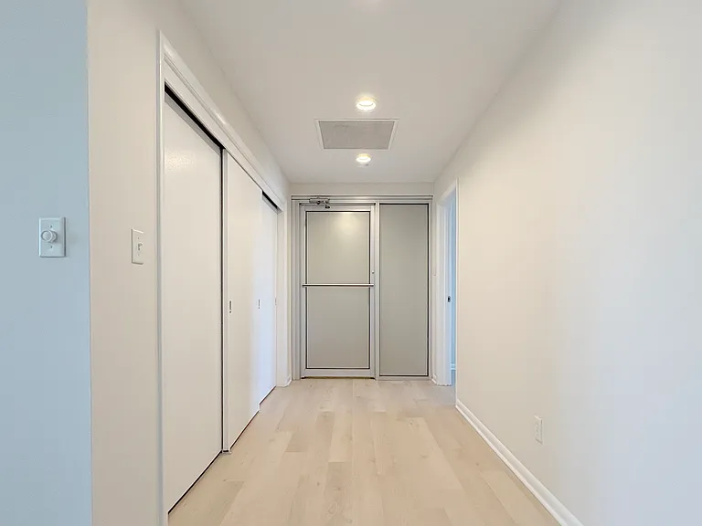 Boulevard Suites — Photo 21