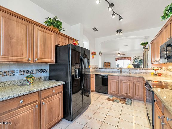 5th image of 10352 W POTTER Drive